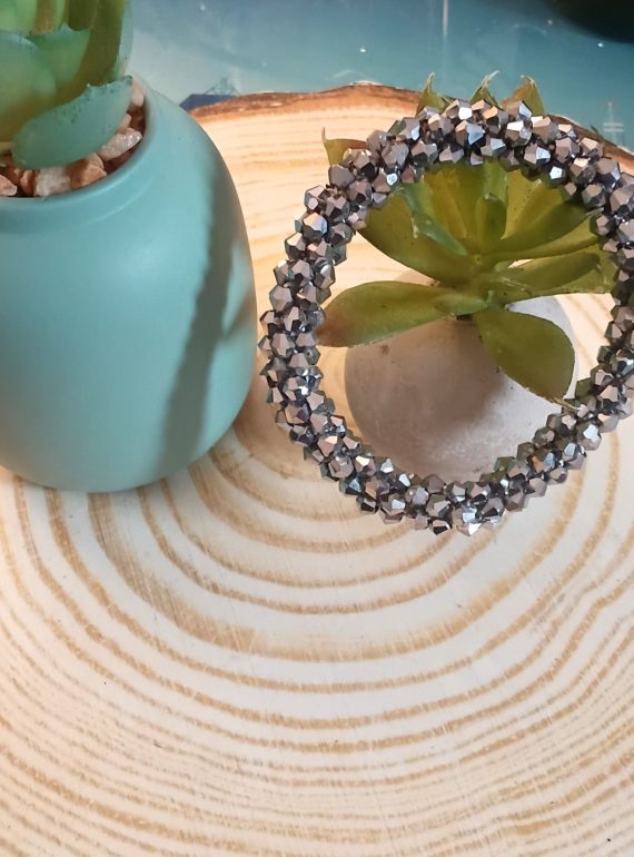 ✨ UShine.gr: Ελαστικό βραχιόλι με γκρι πολυγωνικές χάντρες υψηλής λάμψης No 1507