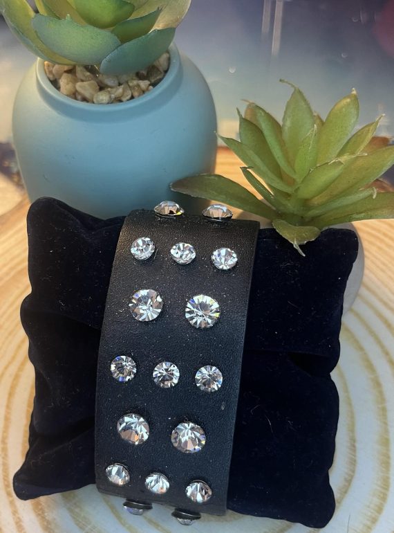 ✨ UShine.gr: Γυναικείο βραχιόλι δερμάτινο με λαμπερά κρύσταλλα statement No 1508