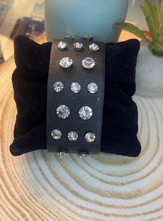 ✨ UShine.gr: Γυναικείο βραχιόλι δερμάτινο με λαμπερά κρύσταλλα statement No 1508