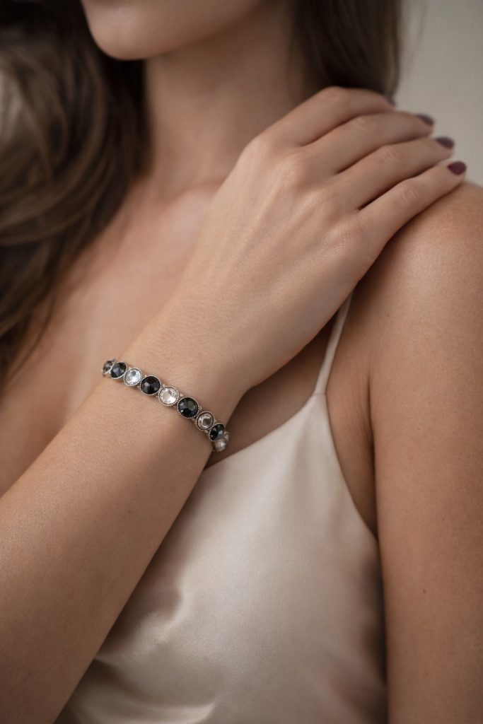✨ UShine.gr: Χειροποίητο βραχιόλι με στρογγυλά κρύσταλλα σε ασπρόμαυρο συνδυασμό No 1509