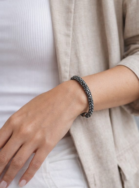 ✨ UShine.gr: Minimal Sparkle Χειροπέδα με Μαύρα Κρύσταλλα No 1511