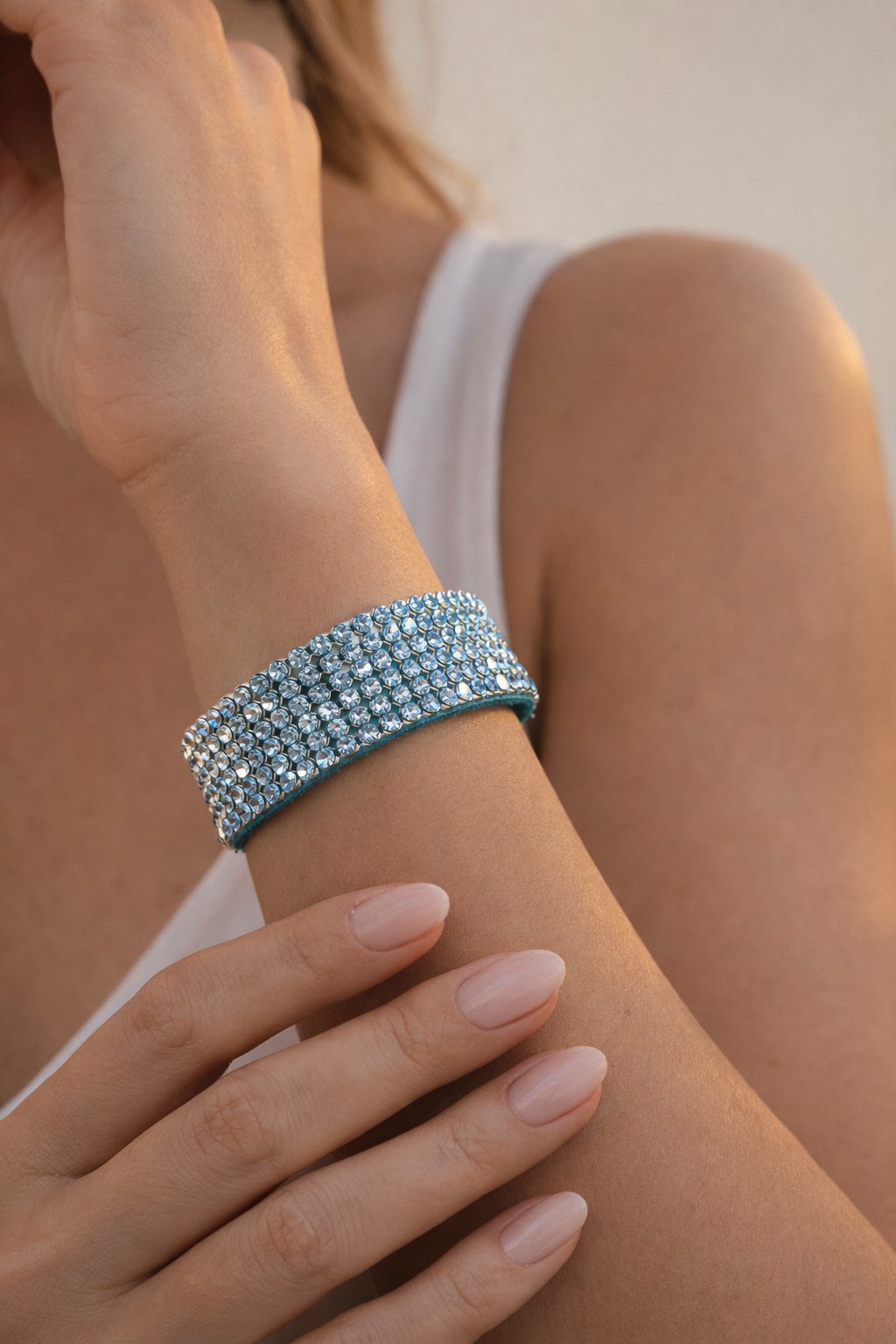 ✨ UShine.gr: Χειροποίητο Statement Βραχιόλι με Κρύσταλλα σε Τιρκουάζ Απόχρωση No 1512