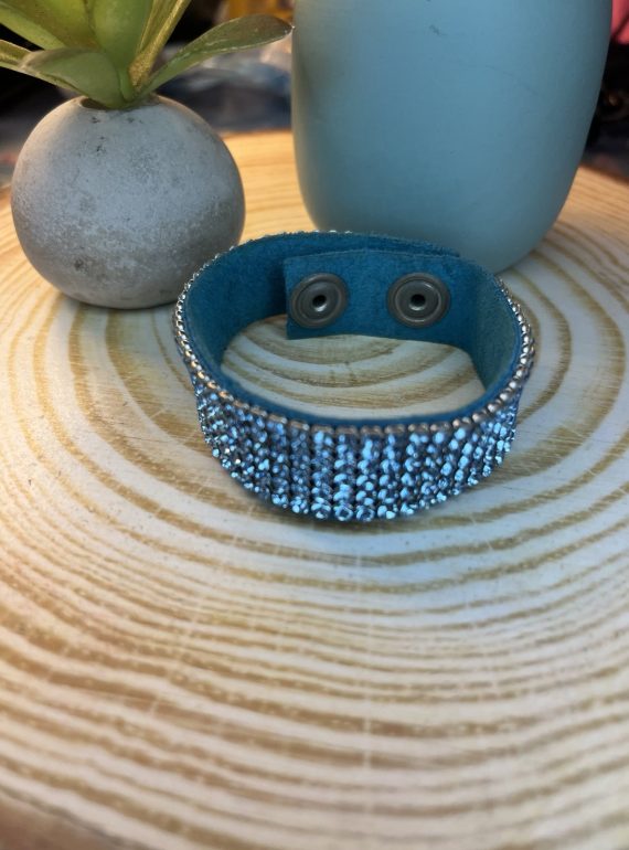 ✨ UShine.gr: Χειροποίητο Statement Βραχιόλι με Κρύσταλλα σε Τιρκουάζ Απόχρωση No 1512