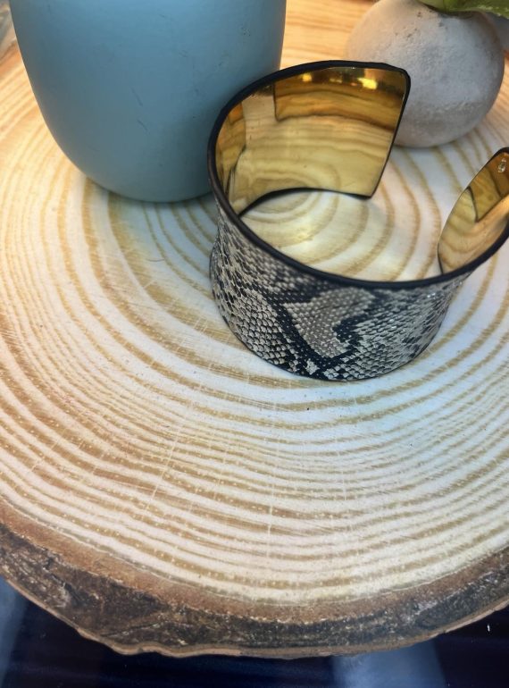 ✨ UShine.gr: Γυναικεία χειροπέδα cuff με snake print σε γήινους τόνους No 1515