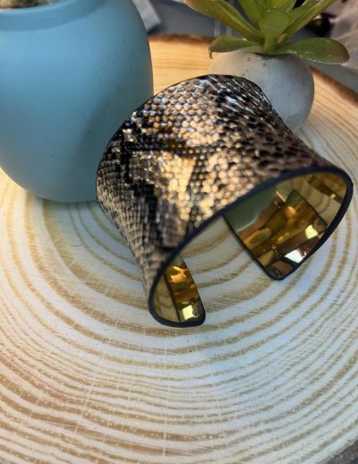✨ UShine.gr: Γυναικεία χειροπέδα cuff με snake print σε γήινους τόνους No 1515