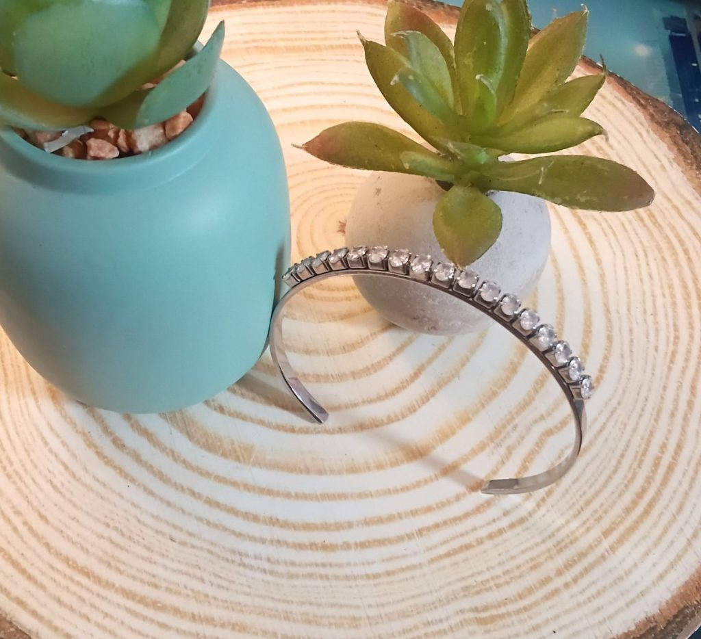 ✨ UShine.gr: Ατσάλινη Χειροπέδα με Λευκά Ζιργκόν – Διαχρονική Λάμψη No 1516