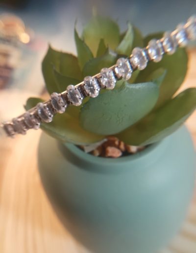 ✨ UShine.gr: Ατσάλινη Χειροπέδα με Λευκά Ζιργκόν – Διαχρονική Λάμψη No 1516