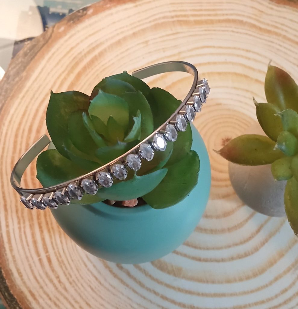 ✨ UShine.gr: Ατσάλινη Χειροπέδα με Λευκά Ζιργκόν – Διαχρονική Λάμψη No 1516