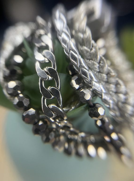 ✨ UShine.gr: Πολύσειρο Βραχιόλι με Αλυσίδες & Χάντρες Αιματίτη No 1517