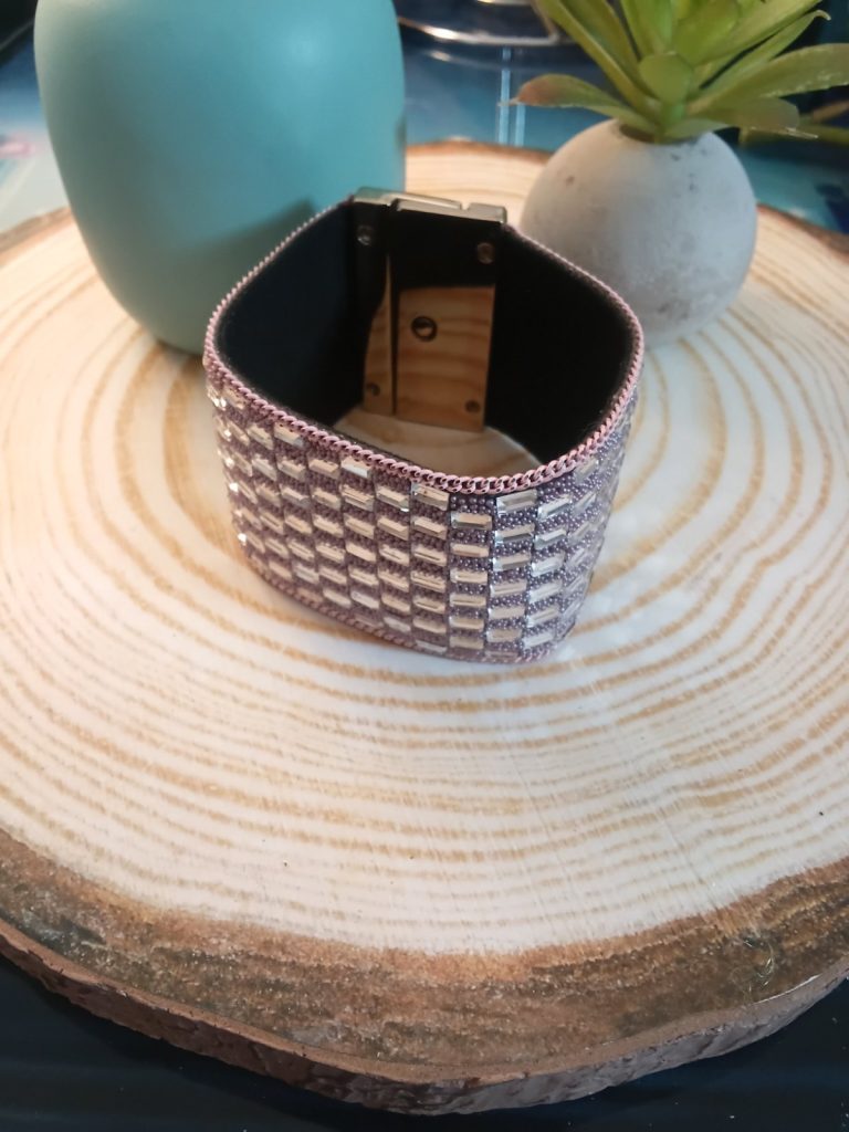 ✨ UShine.gr: Πολυσειρό Βραχιόλι με Αλυσίδες & Χάντρες σε Ροζ Απόχρωση No 1518