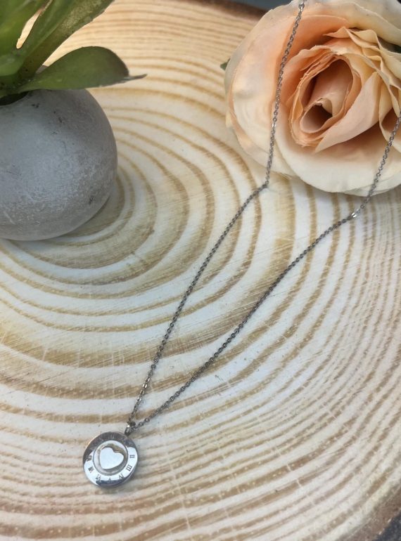 ✨ UShine.gr: Ατσάλινο κολιέ με καρδιά & ρωμαϊκούς αριθμούς No 1472