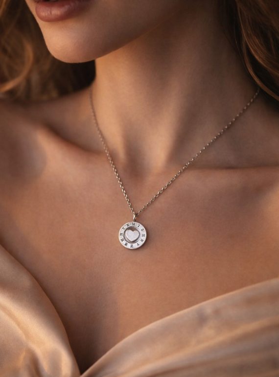 ✨ UShine.gr: Ατσάλινο κολιέ με καρδιά & ρωμαϊκούς αριθμούς No 1472