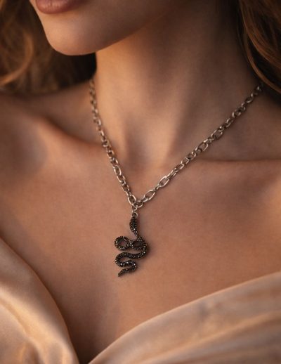 ✨ UShine.gr: Ατσάλινο κολιέ φίδι με μαύρα strass No 1473