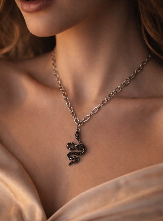 ✨ UShine.gr: Ατσάλινο κολιέ φίδι με μαύρα strass No 1473