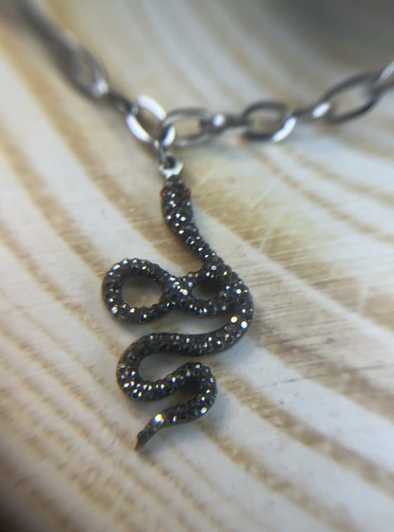 ✨ UShine.gr: Ατσάλινο κολιέ φίδι με μαύρα strass No 1473