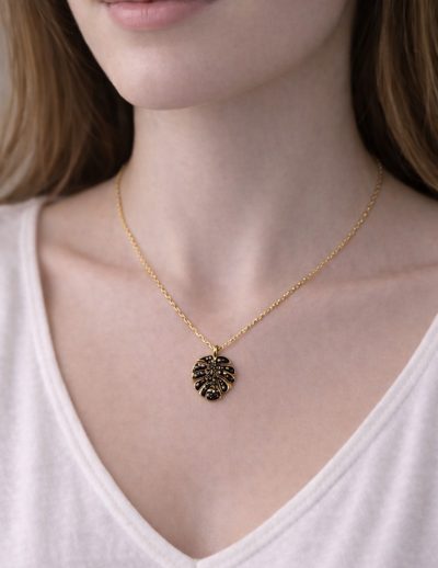 ✨ UShine.gr: Ατσάλινο κολιέ φύλλο με μαύρες πέτρες statement No 1479