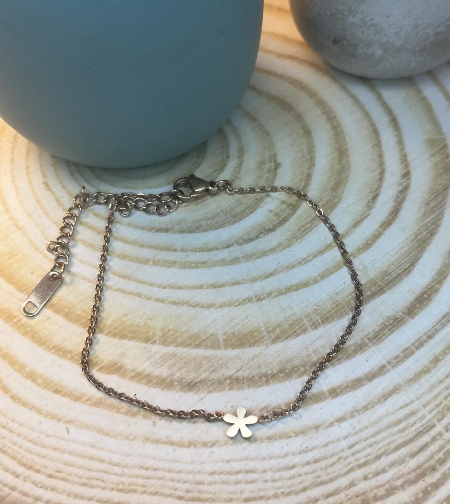 ✨ UShine.gr: Ατσάλινο κολιέ mini λουλούδι – minimal & διαχρονικό No 1480