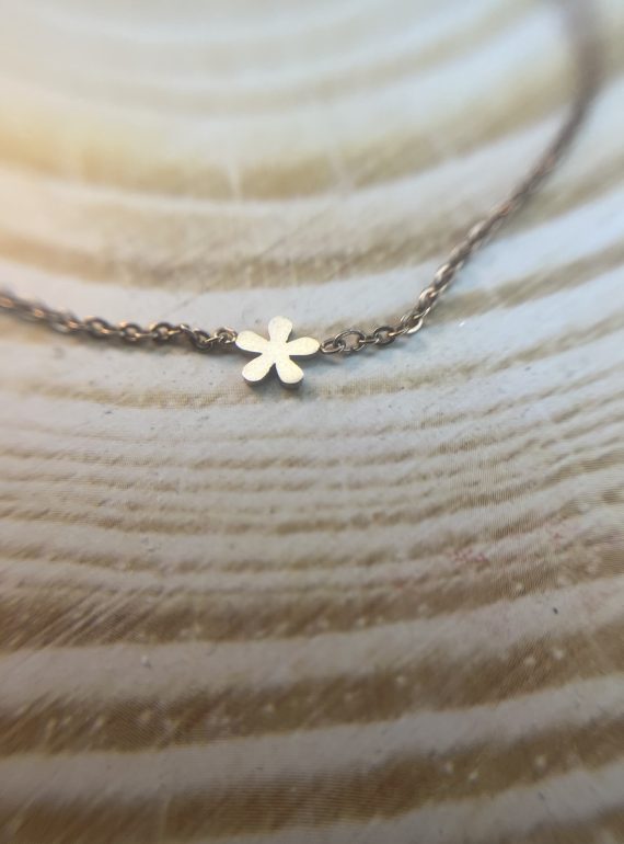 ✨ UShine.gr: Ατσάλινο κολιέ mini λουλούδι – minimal & διαχρονικό No 1480