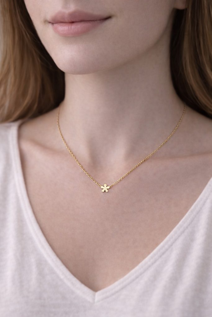 ✨ UShine.gr: Ατσάλινο κολιέ mini λουλούδι – minimal & διαχρονικό No 1480