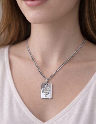 ✨ UShine.gr: Ατσάλινο κολιέ με ανάγλυφο φίδι & λαμπερές λεπτομέρειες No 1481