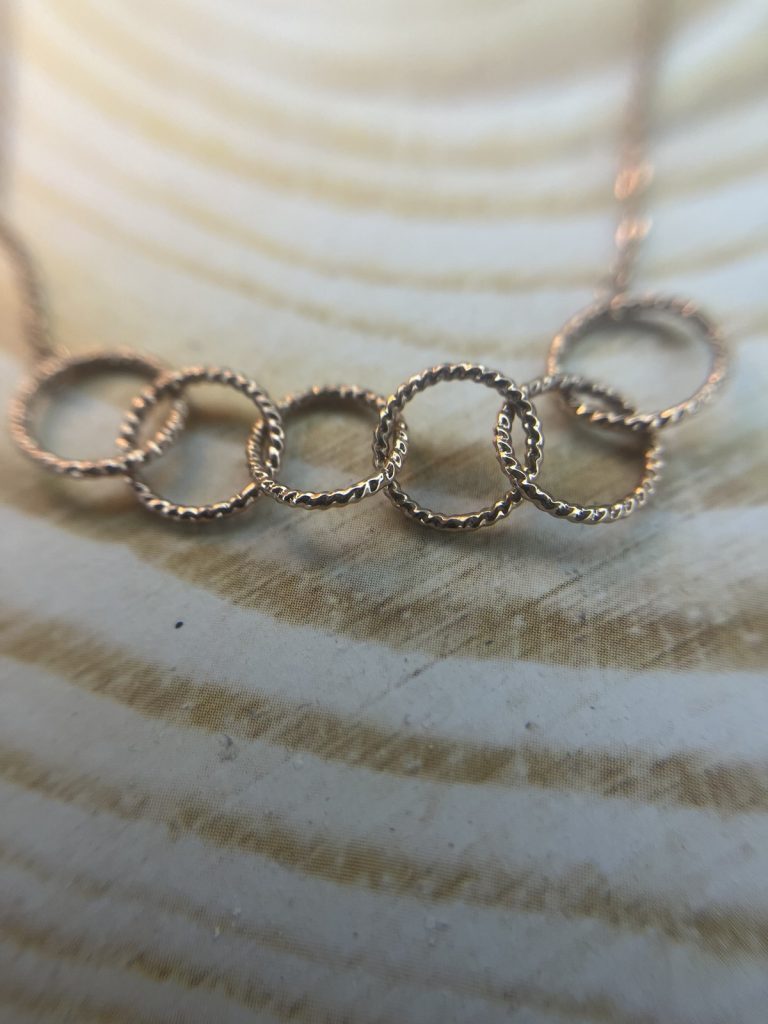 ✨ UShine.gr: Ατσάλινο κολιέ με ενωμένους κύκλους σε ροζ χρυσό τόνο No 1482