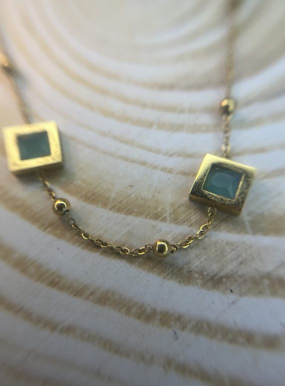 ✨ UShine.gr: Ατσάλινο κολιέ με γεωμετρικά στοιχεία & πράσινες πέτρες No 1485