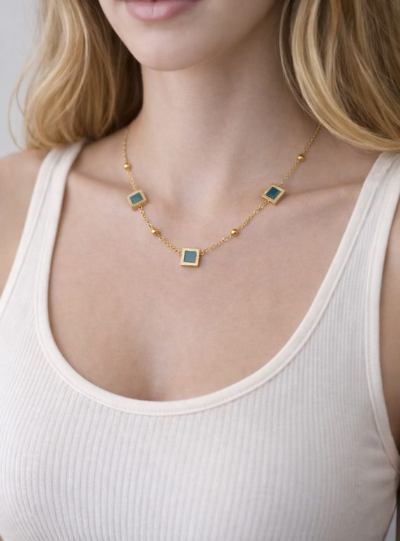 ✨ UShine.gr: Ατσάλινο κολιέ με γεωμετρικά στοιχεία & πράσινες πέτρες No 1485