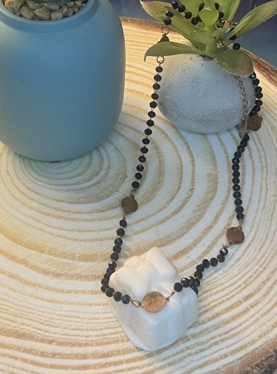 ✨ UShine.gr:Ατσάλινο κολιέ με μαύρες χάντρες & χρυσά μοτίφ κύκλους No 1487