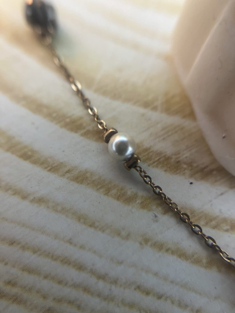 ✨ UShine.gr: Ατσάλινο κολιέ με μαύρες χάντρες & διακριτικές πέρλες No 1488