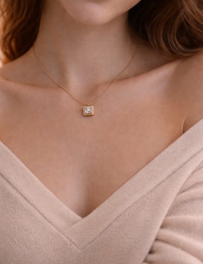 ✨ UShine.gr: Ατσάλινο κολιέ με τετράγωνο zircon σε minimal design No 1490