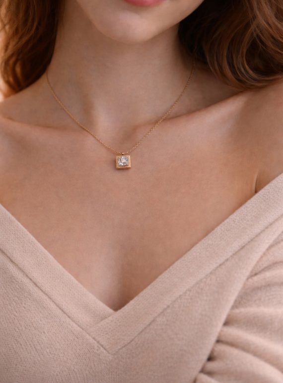 ✨ UShine.gr: Ατσάλινο κολιέ με τετράγωνο zircon σε minimal design No 1490