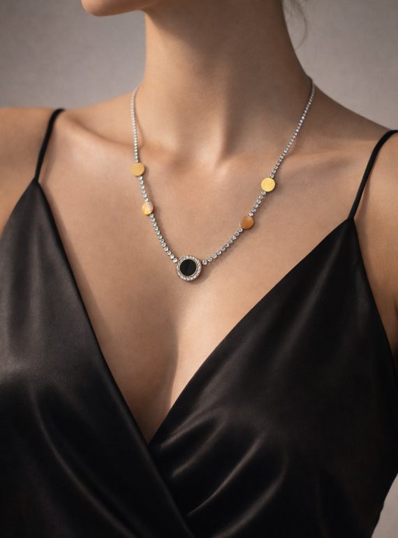 ✨ UShine.gr: Ατσάλινο Κολιέ Tennis με Μαύρο Κεντρικό Στοιχείο & Χρυσές Λεπτομέρειες No 2005