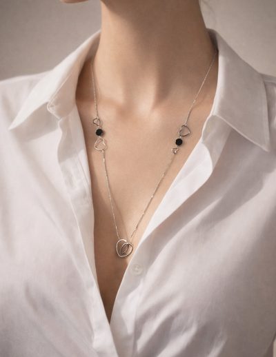 ✨ UShine.gr: Ατσάλινο Κολιέ Διπλή Καρδιά με Μαύρη Λεπτομέρεια No 2008