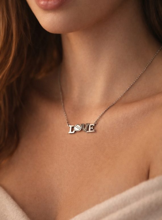 ✨ UShine.gr: Κολιέ LOVE Ασημί με Διακριτικές Λεπτομέρειες No 2011