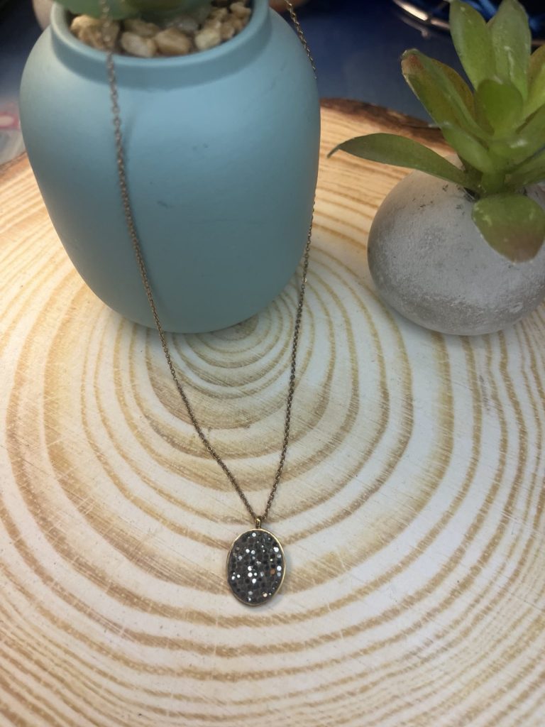 ✨ UShine.gr: Χρυσό Κολιέ Οβάλ με Μαύρα Κρύσταλλα No 2014