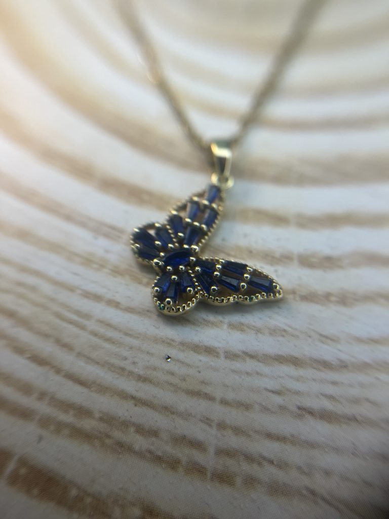 ✨ UShine.gr: Χρυσό Κολιέ Πεταλούδα με Μπλε Κρύσταλλα No 2015