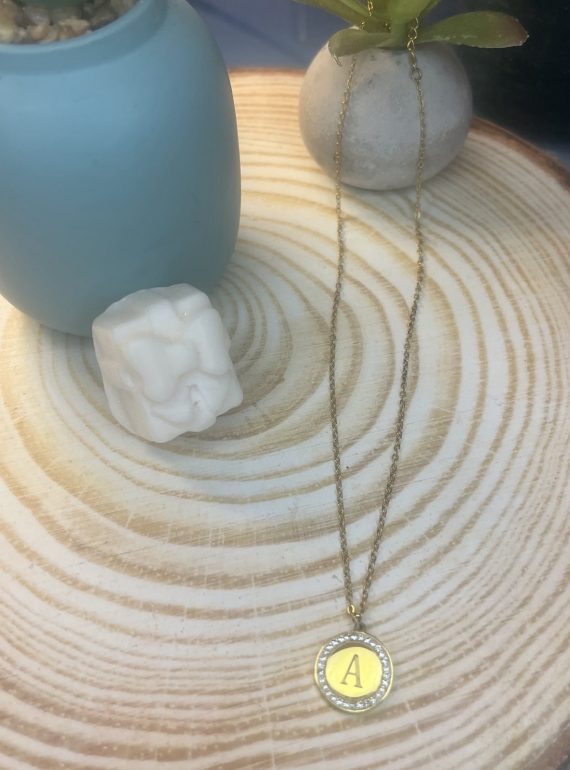 ✨ UShine.gr: Χρυσό Κολιέ Μονόγραμμα με Κρύσταλλα No 2016