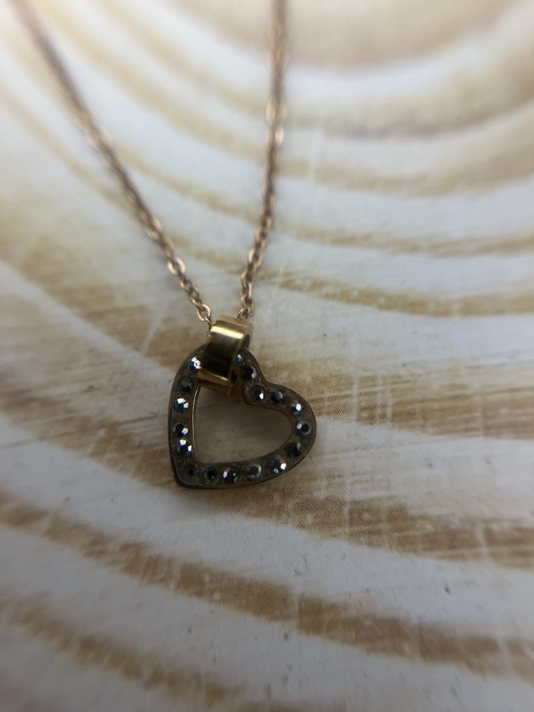 ✨ UShine.gr: Ροζ Χρυσό Κολιέ Καρδιά με Μαύρες Πέτρες No 2018