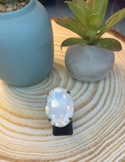 ✨ UShine.gr: Χειροποίητο Δαχτυλίδι Statement με Οβάλ Λευκή Πέτρα No 7030