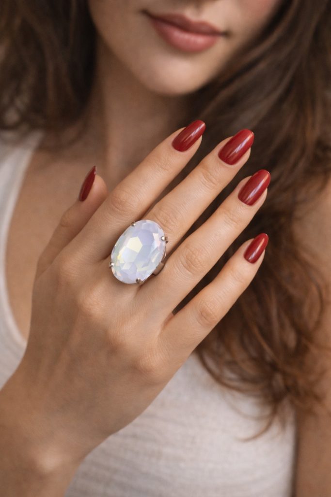 ✨ UShine.gr: Χειροποίητο Δαχτυλίδι Statement με Οβάλ Λευκή Πέτρα No 7030