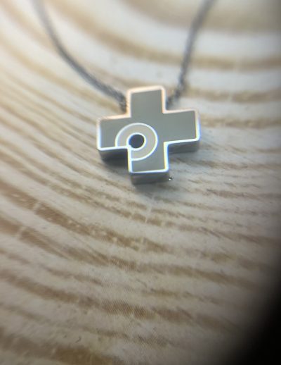 ✨ UShine.gr: Ατσάλινο Κολιέ Σταυρός με Minimal Σχέδιο No 2043