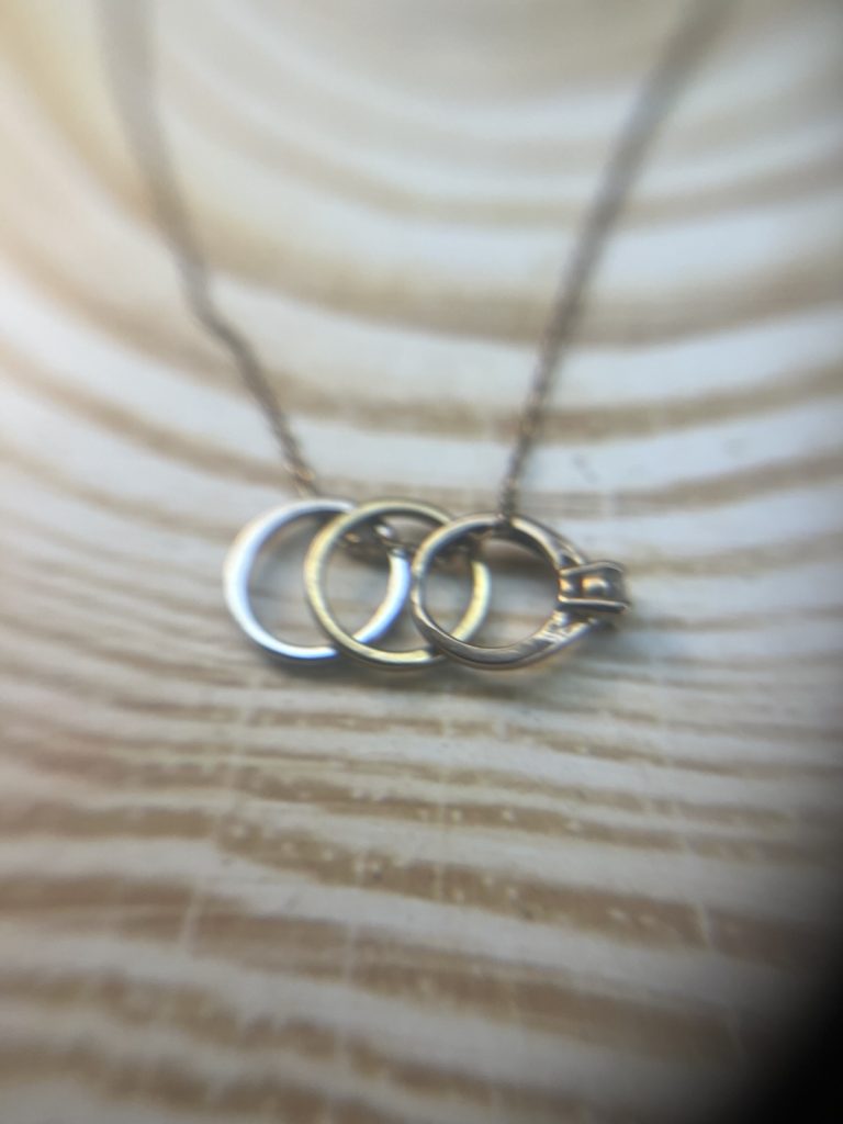 ✨ UShine.gr: Ατσάλινο Κολιέ Τριπλοί Κύκλοι & Μονόπετρο No 2044