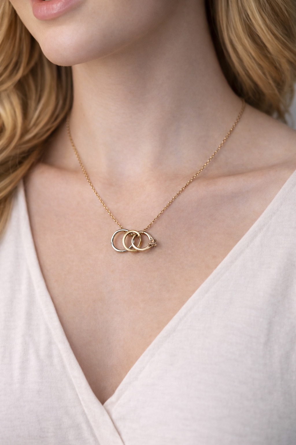 ✨ UShine.gr: Ατσάλινο Κολιέ Τριπλοί Κύκλοι & Μονόπετρο No 2044