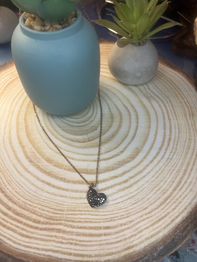 ✨ UShine.gr: Κολιέ Καρδιά με Μαύρα Ζιργκόν σε Χρυσή Αλυσίδα No 6052