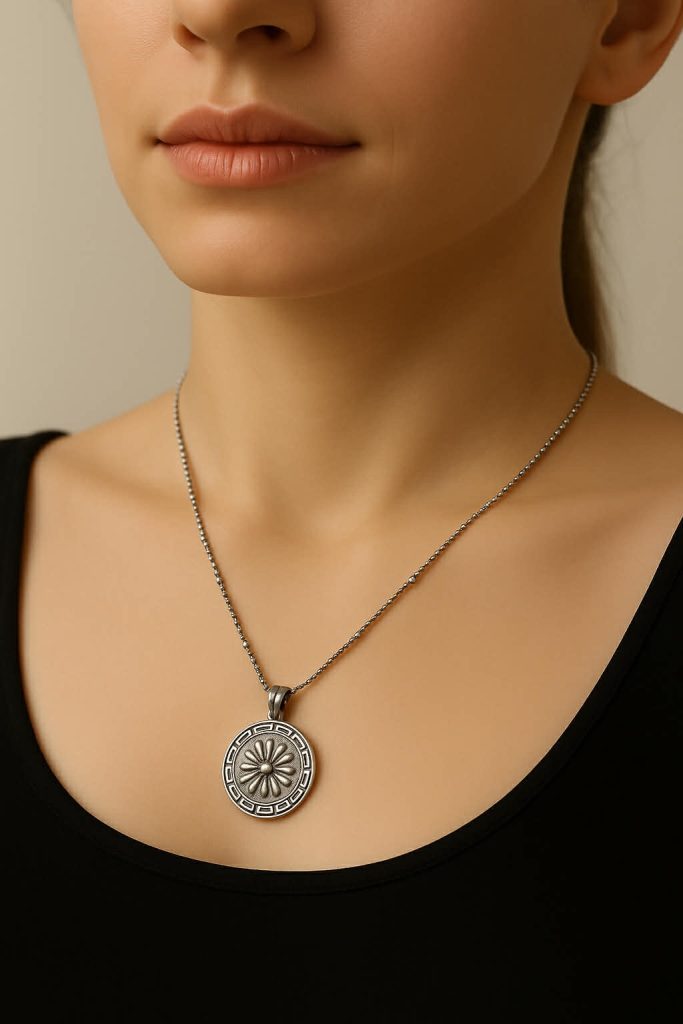 ✨ UShine.gr: Κολιέ Ατσάλινο Με Μενταγιόν Ήλιος & Μαίανδρο No 6056