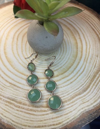 ✨ UShine.gr: Κρεμαστά Σκουλαρίκια με Πράσινες Πέτρες & Χρυσές Λεπτομέρειες No 6005