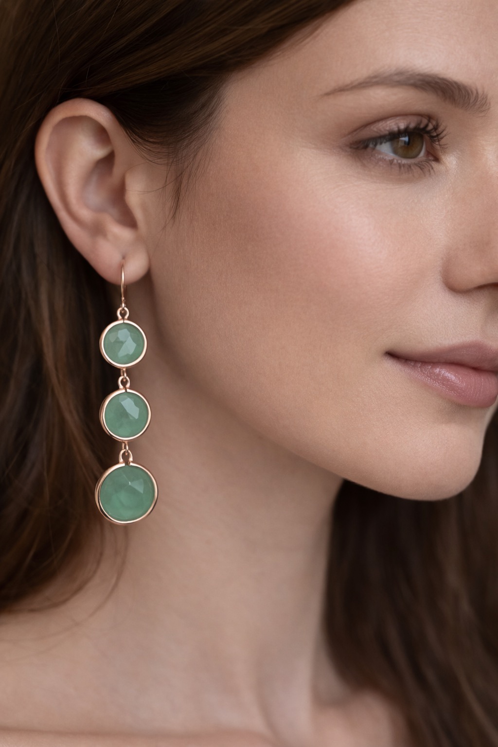 ✨ UShine.gr: Κρεμαστά Σκουλαρίκια με Πράσινες Πέτρες & Χρυσές Λεπτομέρειες No 6005