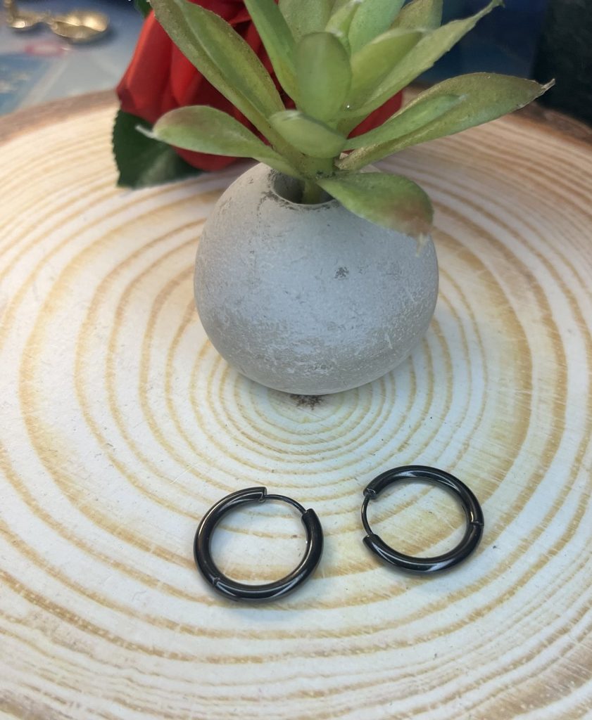 ✨ UShine.gr: Μαύροι Minimal Κρίκοι από Ανοξείδωτο Ατσάλι No 6006