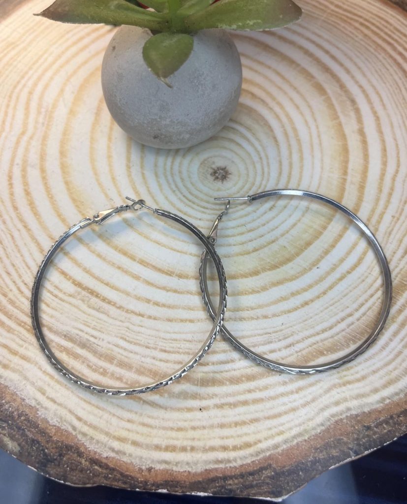 ✨ UShine.gr: Μεγάλοι Ατσάλινοι Κρίκοι με Ανάγλυφη Υφή No 6007