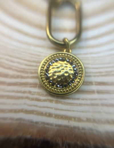 ✨ UShine.gr: Χειροποίητο Κολιέ Gold Oval Charm με Σφυρήλατο Μοτίφ No 8001